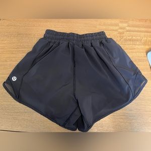 Lululemon Hotty Hot Low-Rise Lined Short 4"